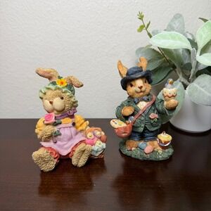 Vintage Style Resin Easter Bunny Figurine Set Artist & Sitting Rabbit Decor